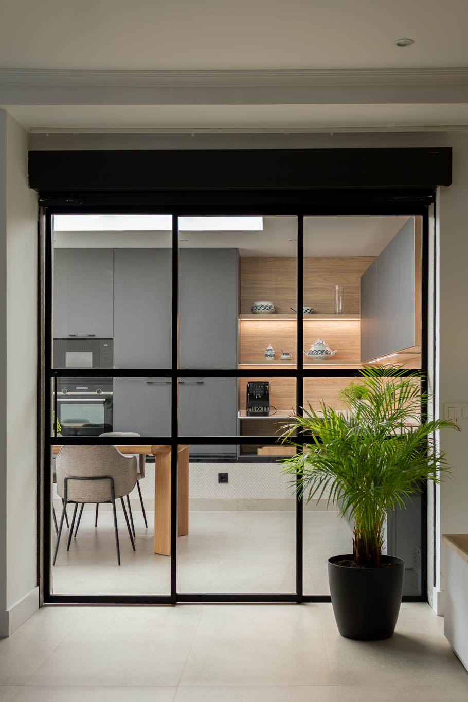 puerta acristalada de cocina cerrada